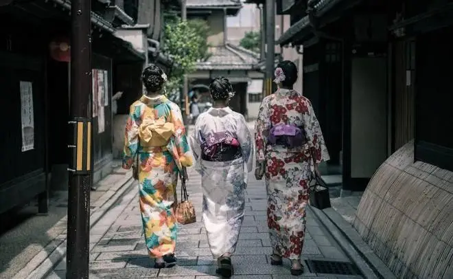 签证费暴涨5倍，日本举起了价格屠刀