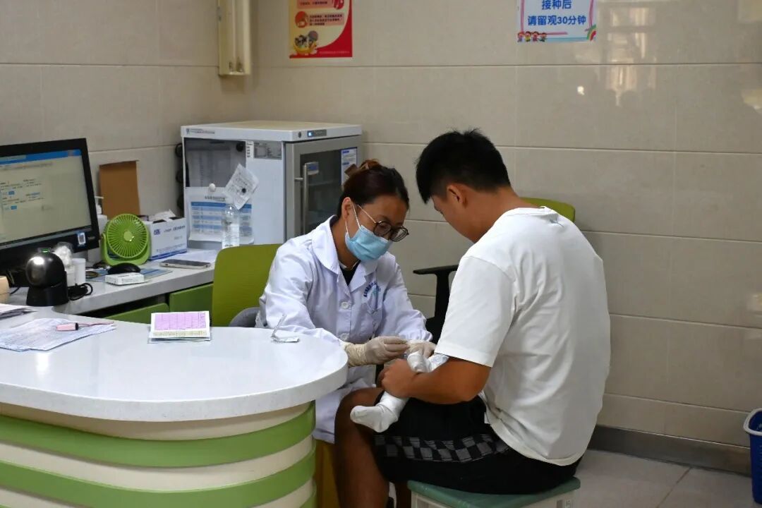 用医保卡里的钱还能报销吗_医保卡里的钱能用来消费吗_
