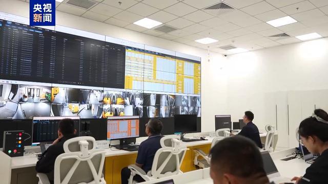 远程算力延迟高？空心光纤破局，智算传输提速神器
