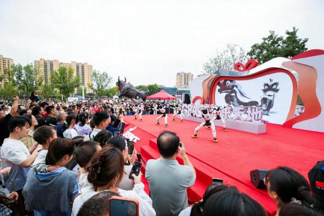 _首发经济点亮城市消费活力_首发经济持续激发消费新活力