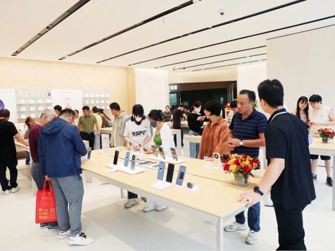 _首发经济点亮城市消费活力_首发经济持续激发消费新活力